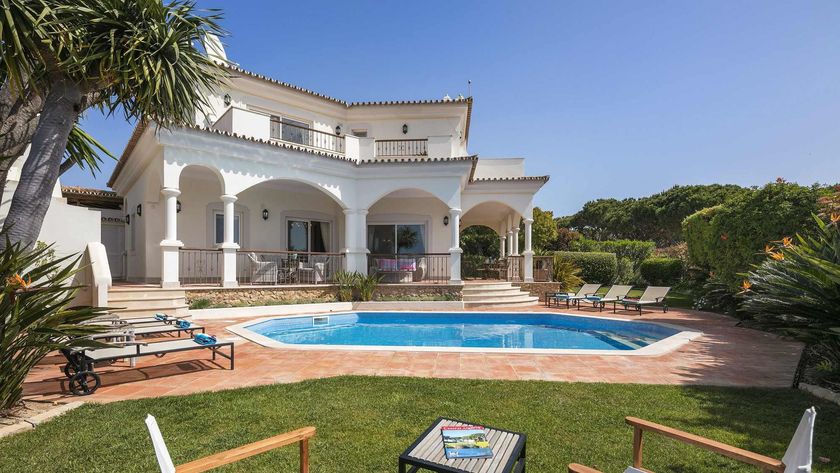 Villa Pinheiros Altos II
